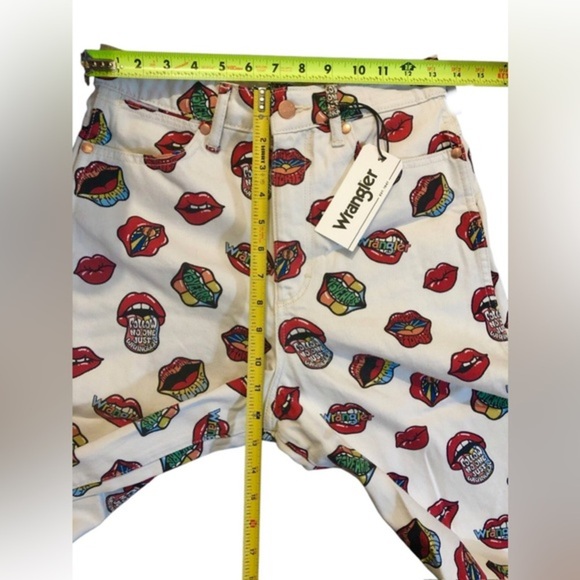 Wrangler Read My Lips Jeans Barrel 652 High Rise Barrel jeans size 27x31 new - Picture 9 of 9